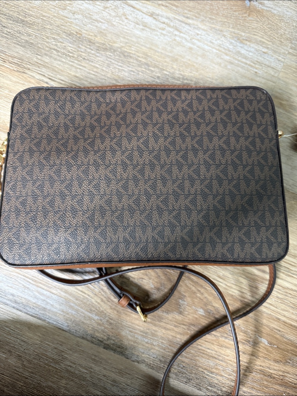 Michael Kors Brown MK Signature Messenger Crossbody with Gold Hardware - Picture 3 of 6